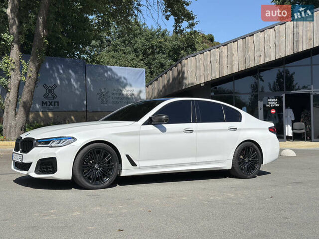 БМВ 5 Серия 2017 в Киеве на Automoto.ua Белый БМВ 5 Серия, объемом двигателя 3 л и пробегом 163 тыс. км за 33777 $, фото 2 на Automoto.ua