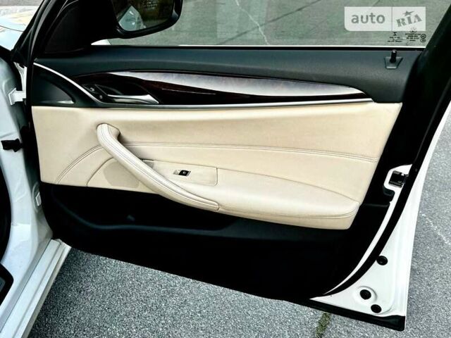 Белый БМВ 5 Серия, объемом двигателя 2 л и пробегом 83 тыс. км за 28800 $, фото 47 на Automoto.ua
