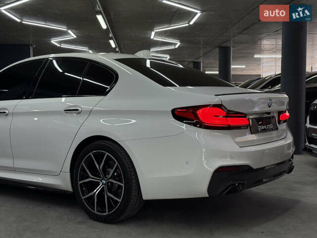 Білий БМВ 5 Серія, об'ємом двигуна 2 л та пробігом 124 тис. км за 33999 $, фото 11 на Automoto.ua