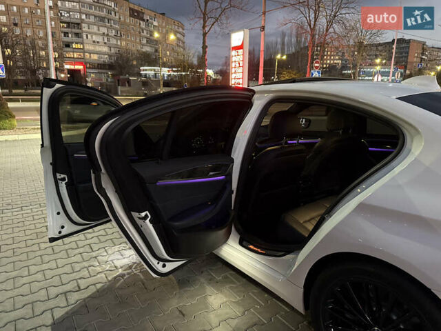 Белый БМВ 5 Серия, объемом двигателя 2 л и пробегом 130 тыс. км за 25500 $, фото 49 на Automoto.ua