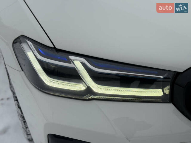 Білий БМВ 5 Серія, об'ємом двигуна 3 л та пробігом 138 тис. км за 38000 $, фото 9 на Automoto.ua