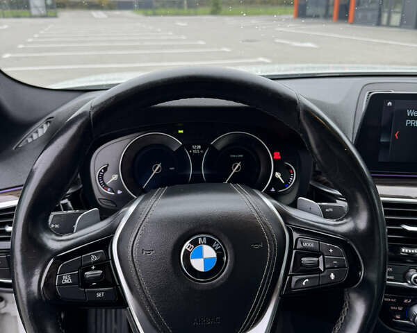 Белый БМВ 5 Серия, объемом двигателя 2 л и пробегом 157 тыс. км за 24500 $, фото 18 на Automoto.ua