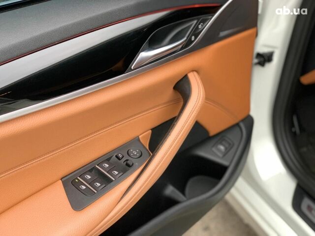 Білий БМВ 5 Серія, об'ємом двигуна 2 л та пробігом 220 тис. км за 23290 $, фото 21 на Automoto.ua