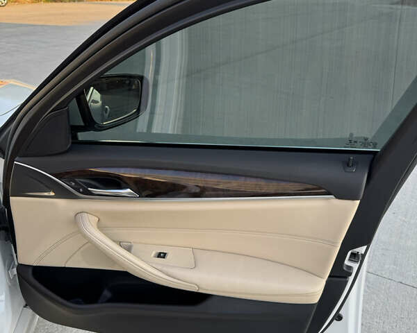 Белый БМВ 5 Серия, объемом двигателя 2 л и пробегом 135 тыс. км за 29999 $, фото 14 на Automoto.ua