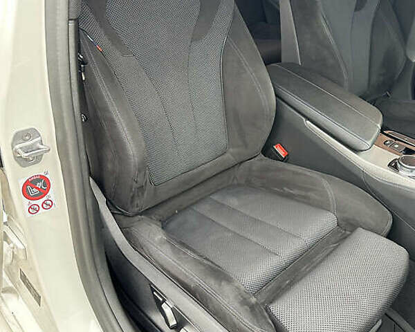 БМВ 5 Серия 2017 в Львове на Automoto.ua Белый БМВ 5 Серия, объемом двигателя 2 л и пробегом 107 тыс. км за 27500 $, фото 23 на Automoto.ua