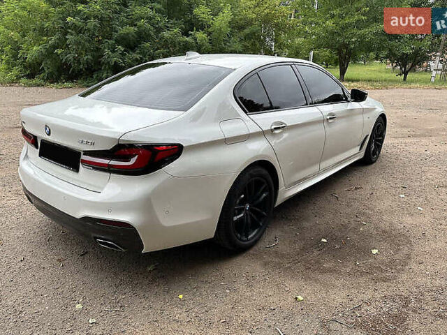 БМВ 5 Серия 2017 в Львове на Automoto.ua Белый БМВ 5 Серия, объемом двигателя 2 л и пробегом 107 тыс. км за 27500 $, фото 7 на Automoto.ua