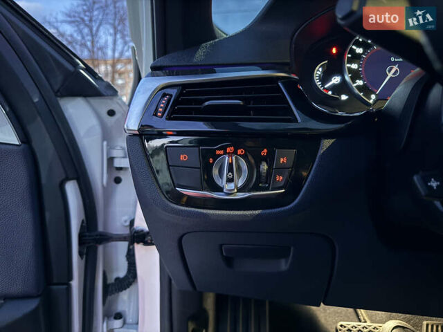 Белый БМВ 5 Серия, объемом двигателя 2 л и пробегом 130 тыс. км за 25500 $, фото 35 на Automoto.ua