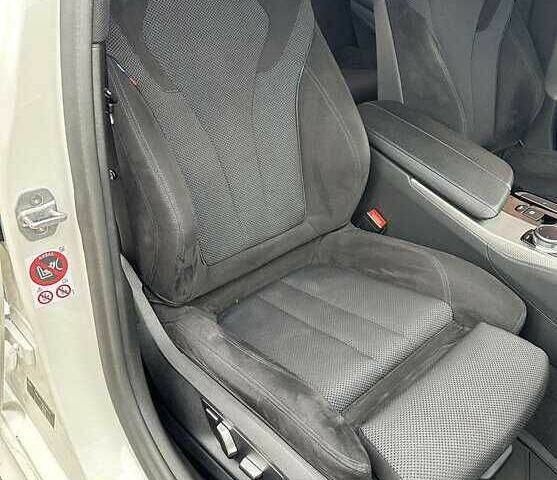 БМВ 5 Серия 2017 в Львове на Automoto.ua Белый БМВ 5 Серия, объемом двигателя 2 л и пробегом 107 тыс. км за 25500 $, фото 17 на Automoto.ua