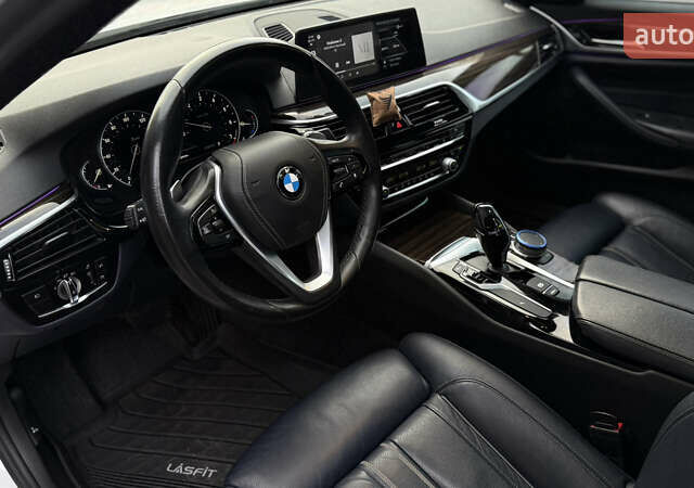 Белый БМВ 5 Серия, объемом двигателя 2 л и пробегом 143 тыс. км за 24800 $, фото 66 на Automoto.ua