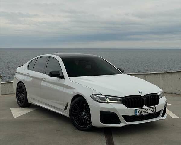 Білий БМВ 5 Серія, об'ємом двигуна 3 л та пробігом 130 тис. км за 30700 $, фото 1 на Automoto.ua