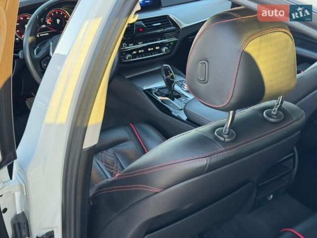 Белый БМВ 5 Серия, объемом двигателя 3 л и пробегом 220 тыс. км за 28500 $, фото 88 на Automoto.ua