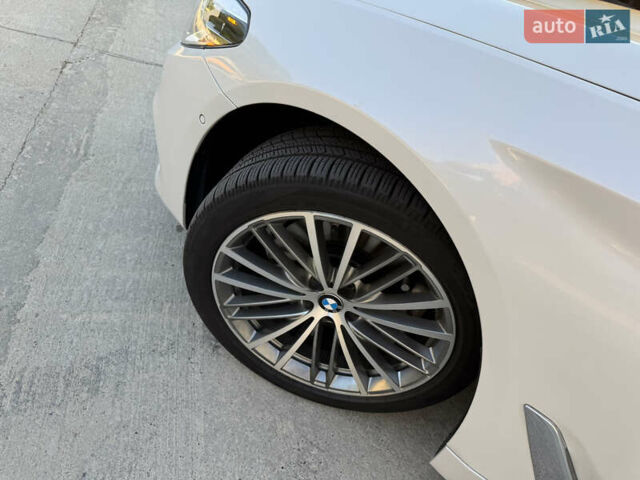 Белый БМВ 5 Серия, объемом двигателя 2 л и пробегом 135 тыс. км за 29999 $, фото 10 на Automoto.ua