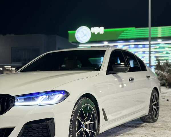 Белый БМВ 5 Серия, объемом двигателя 2 л и пробегом 130 тыс. км за 29500 $, фото 1 на Automoto.ua