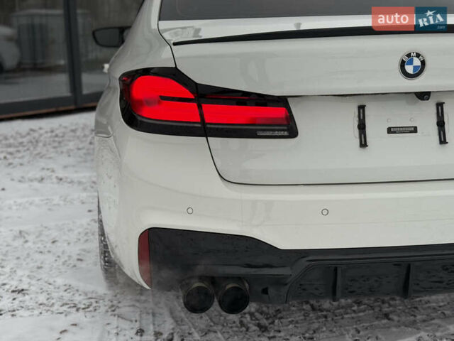 Белый БМВ 5 Серия, объемом двигателя 3 л и пробегом 138 тыс. км за 38000 $, фото 4 на Automoto.ua