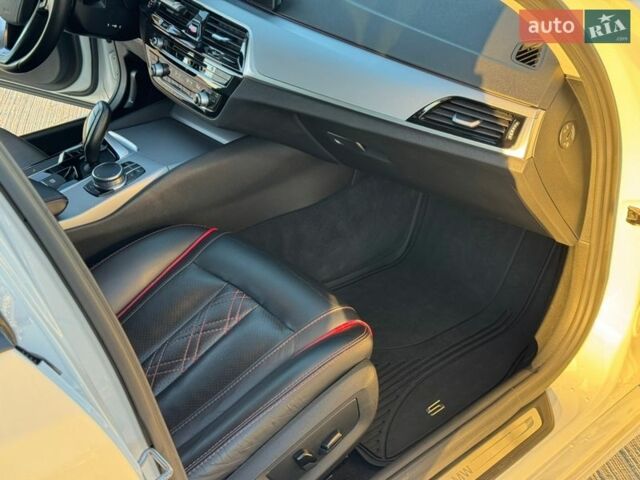 Белый БМВ 5 Серия, объемом двигателя 3 л и пробегом 220 тыс. км за 28500 $, фото 71 на Automoto.ua