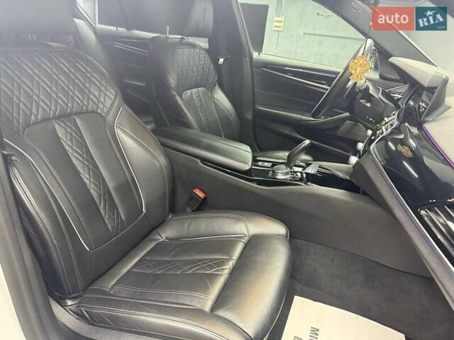 Белый БМВ 5 Серия, объемом двигателя 2.99 л и пробегом 245 тыс. км за 33000 $, фото 18 на Automoto.ua