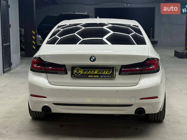 Белый БМВ 5 Серия, объемом двигателя 2.99 л и пробегом 245 тыс. км за 33000 $, фото 4 на Automoto.ua