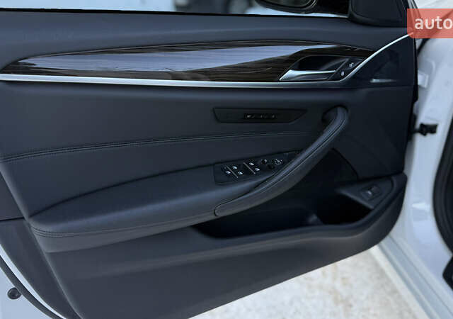 Білий БМВ 5 Серія, об'ємом двигуна 2 л та пробігом 210 тис. км за 23000 $, фото 28 на Automoto.ua