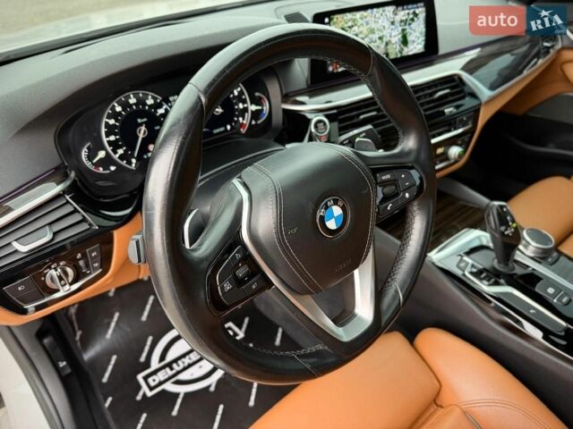 Білий БМВ 5 Серія, об'ємом двигуна 3 л та пробігом 124 тис. км за 28999 $, фото 44 на Automoto.ua