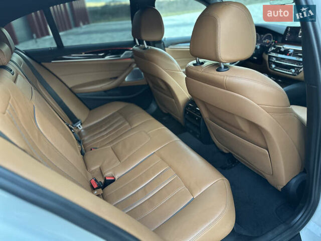 Білий БМВ 5 Серія, об'ємом двигуна 3 л та пробігом 153 тис. км за 29000 $, фото 19 на Automoto.ua