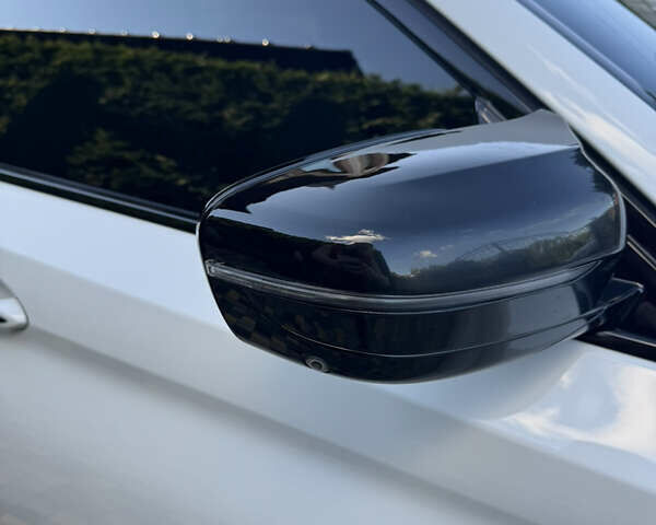 Белый БМВ 5 Серия, объемом двигателя 3 л и пробегом 180 тыс. км за 35400 $, фото 64 на Automoto.ua