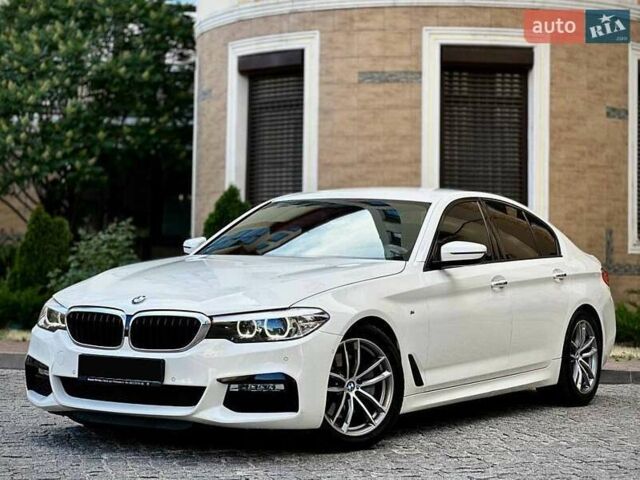 Білий БМВ 5 Серія, об'ємом двигуна 2 л та пробігом 130 тис. км за 32900 $, фото 1 на Automoto.ua
