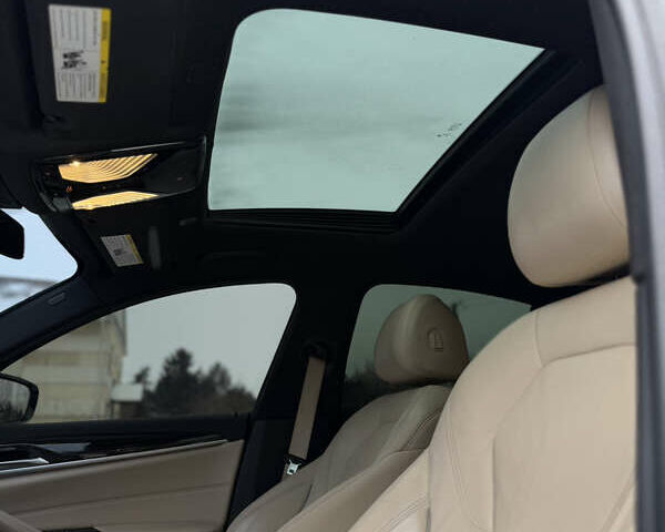 Белый БМВ 5 Серия, объемом двигателя 2 л и пробегом 175 тыс. км за 24999 $, фото 8 на Automoto.ua