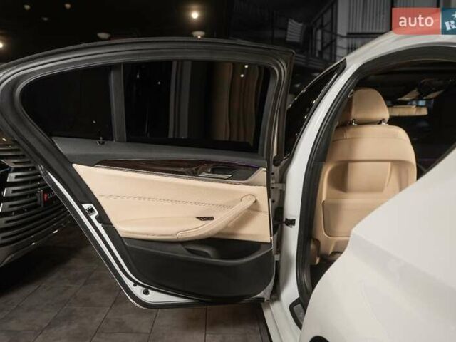 Білий БМВ 5 Серія, об'ємом двигуна 2 л та пробігом 158 тис. км за 29500 $, фото 39 на Automoto.ua