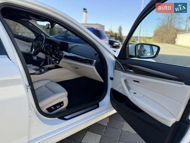 БМВ 5 Серія 2017 у Стрые на Automoto.ua Білий БМВ 5 Серія, об'ємом двигуна 2 л та пробігом 153 тис. км за 24500 $, фото 34 на Automoto.ua