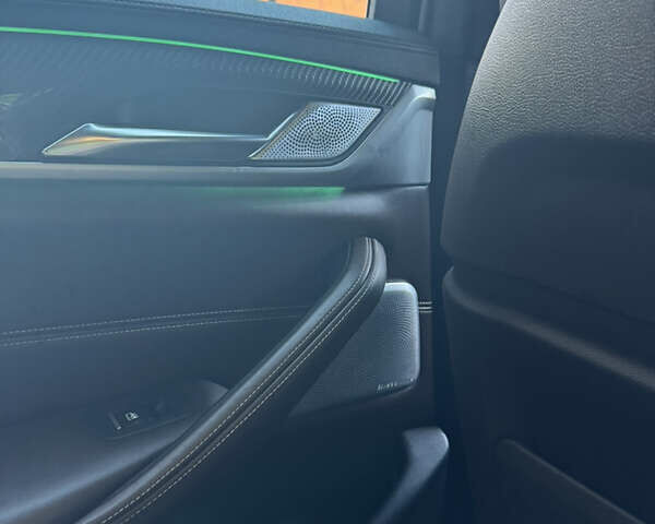 Белый БМВ 5 Серия, объемом двигателя 3 л и пробегом 180 тыс. км за 35400 $, фото 45 на Automoto.ua