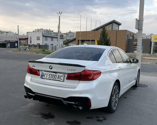 Білий БМВ 5 Серія, об'ємом двигуна 2 л та пробігом 96 тис. км за 25500 $, фото 1 на Automoto.ua