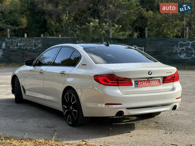 Білий БМВ 5 Серія, об'ємом двигуна 2 л та пробігом 30 тис. км за 26500 $, фото 4 на Automoto.ua