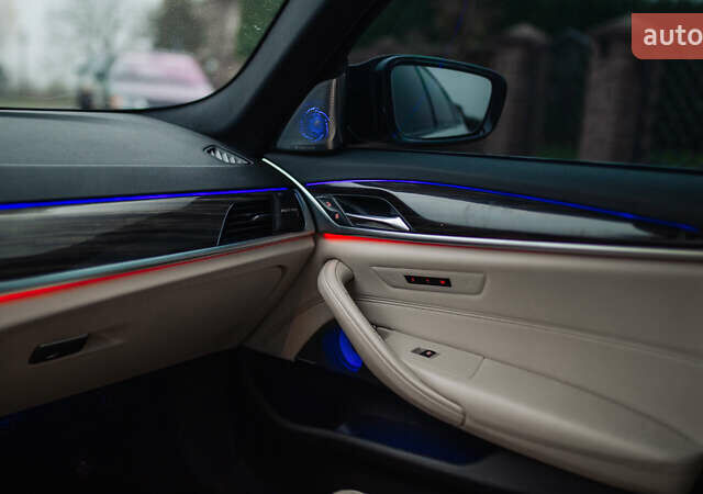 Белый БМВ 5 Серия, объемом двигателя 3 л и пробегом 139 тыс. км за 35000 $, фото 49 на Automoto.ua