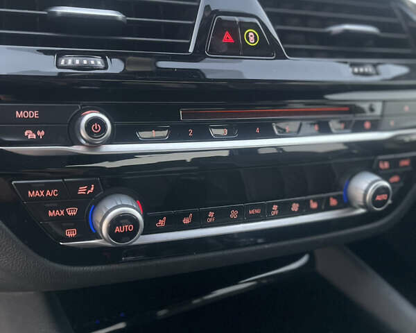 Белый БМВ 5 Серия, объемом двигателя 2.99 л и пробегом 245 тыс. км за 36000 $, фото 32 на Automoto.ua