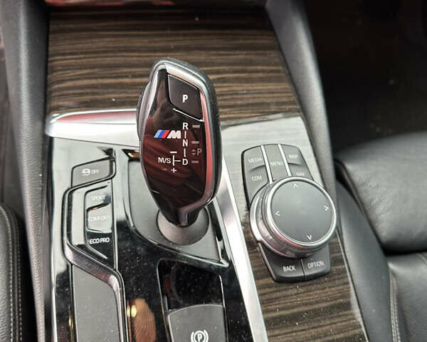 Белый БМВ 5 Серия, объемом двигателя 2 л и пробегом 175 тыс. км за 27000 $, фото 13 на Automoto.ua