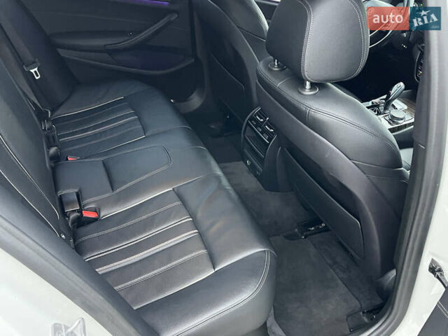 Белый БМВ 5 Серия, объемом двигателя 2 л и пробегом 196 тыс. км за 23000 $, фото 24 на Automoto.ua