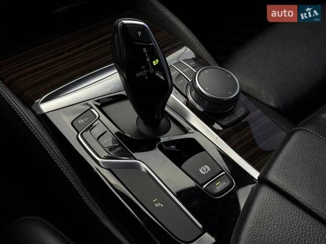 Білий БМВ 5 Серія, об'ємом двигуна 2 л та пробігом 115 тис. км за 26500 $, фото 64 на Automoto.ua