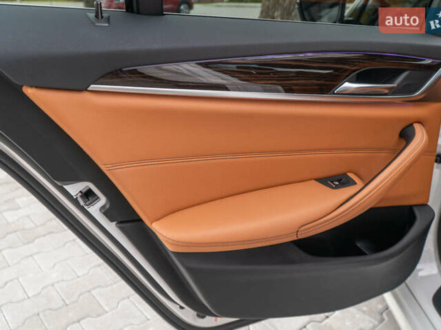 Білий БМВ 5 Серія, об'ємом двигуна 2 л та пробігом 178 тис. км за 27999 $, фото 39 на Automoto.ua