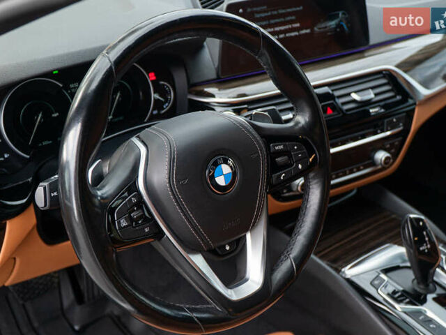 Белый БМВ 5 Серия, объемом двигателя 2 л и пробегом 178 тыс. км за 28400 $, фото 20 на Automoto.ua