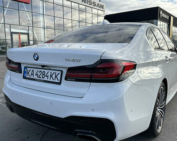 Белый БМВ 5 Серия, объемом двигателя 3 л и пробегом 131 тыс. км за 33000 $, фото 8 на Automoto.ua