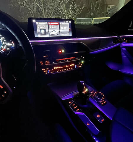 Белый БМВ 5 Серия, объемом двигателя 3 л и пробегом 35 тыс. км за 38000 $, фото 2 на Automoto.ua