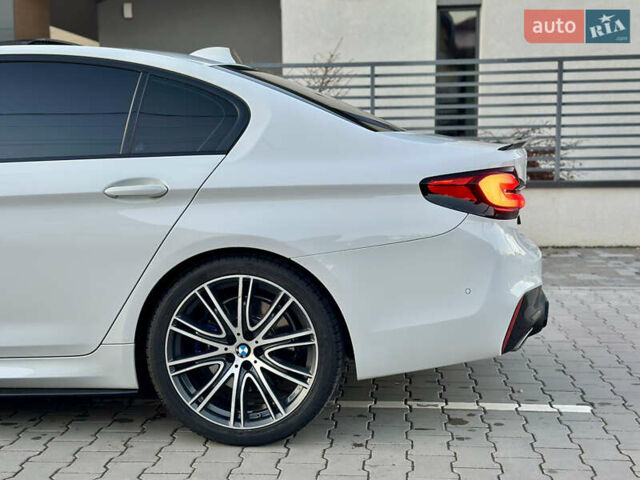 Белый БМВ 5 Серия, объемом двигателя 3 л и пробегом 204 тыс. км за 27500 $, фото 11 на Automoto.ua