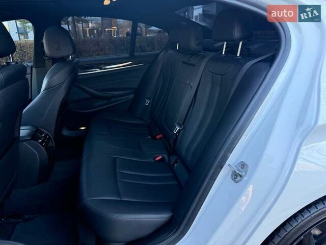 Белый БМВ 5 Серия, объемом двигателя 2 л и пробегом 118 тыс. км за 26990 $, фото 7 на Automoto.ua