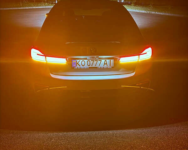 Белый БМВ 5 Серия, объемом двигателя 3 л и пробегом 128 тыс. км за 38000 $, фото 10 на Automoto.ua