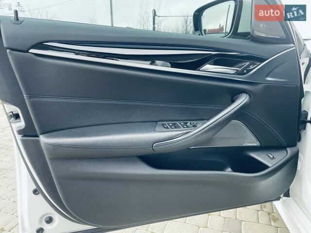 Білий БМВ 5 Серія, об'ємом двигуна 2.99 л та пробігом 121 тис. км за 40000 $, фото 28 на Automoto.ua