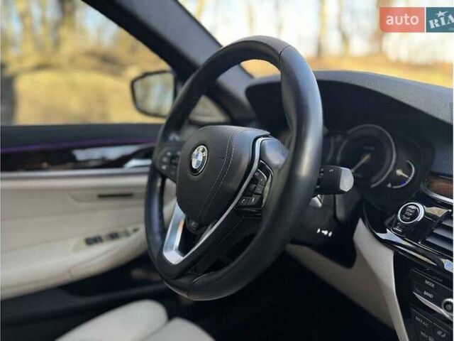 Белый БМВ 5 Серия, объемом двигателя 3 л и пробегом 55 тыс. км за 43500 $, фото 7 на Automoto.ua