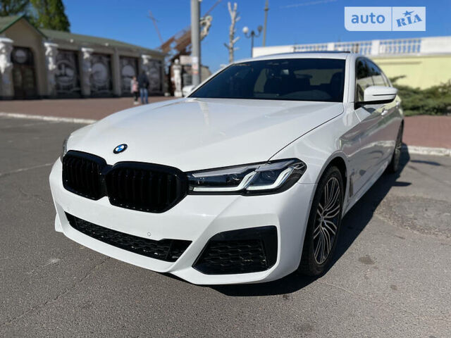 Белый БМВ 5 Серия, объемом двигателя 3 л и пробегом 35 тыс. км за 38000 $, фото 4 на Automoto.ua