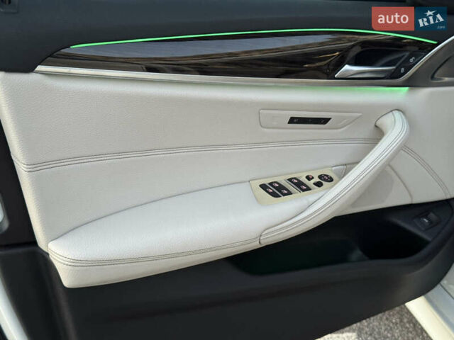 Білий БМВ 5 Серія, об'ємом двигуна 2 л та пробігом 70 тис. км за 29888 $, фото 24 на Automoto.ua
