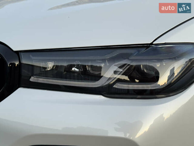 Белый БМВ 5 Серия, объемом двигателя 2 л и пробегом 70 тыс. км за 28888 $, фото 58 на Automoto.ua