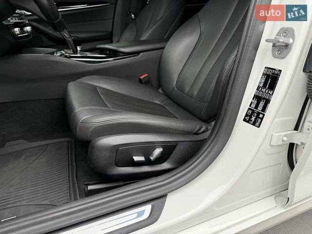 Белый БМВ 5 Серия, объемом двигателя 2 л и пробегом 229 тыс. км за 30000 $, фото 42 на Automoto.ua